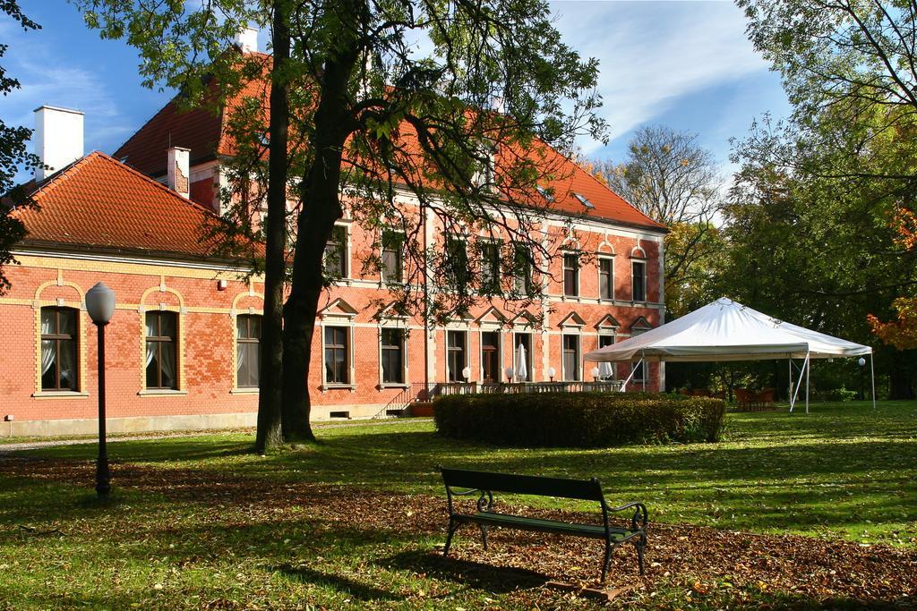 Lezno Palace Exterior foto