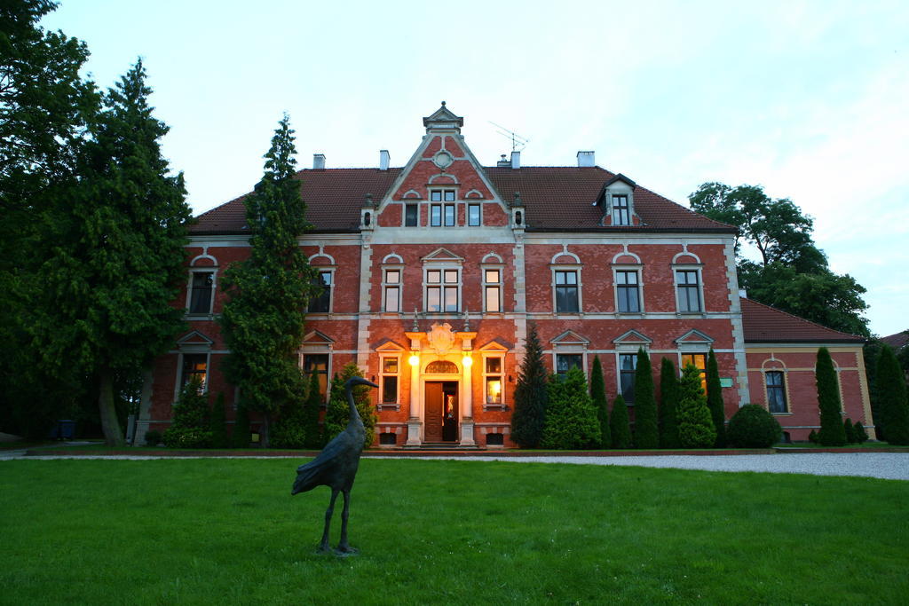 Lezno Palace Exterior foto