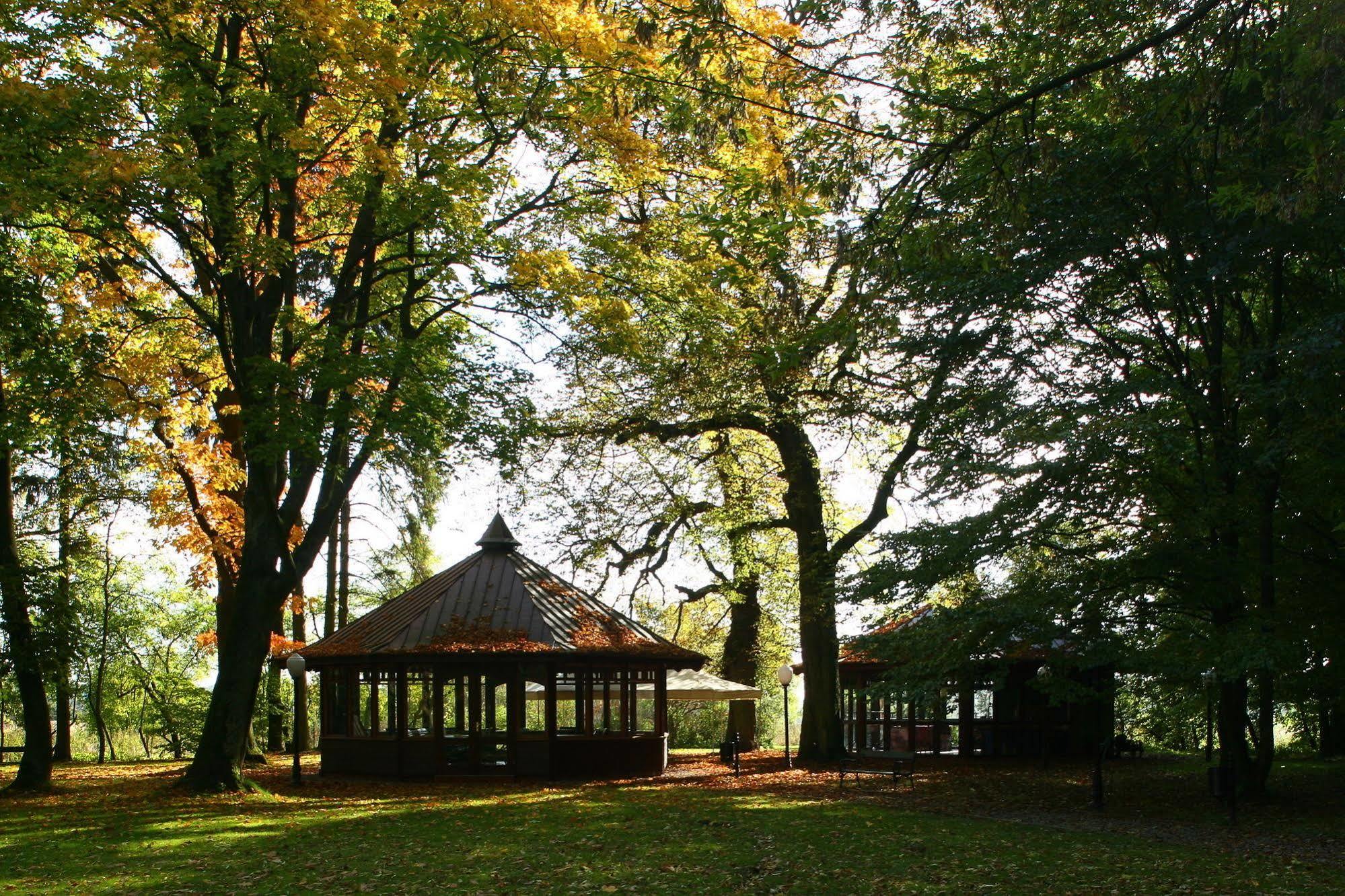 Lezno Palace Exterior foto